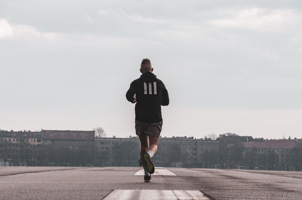 Dor na canela corrida: causas, prevenção e como aliviar